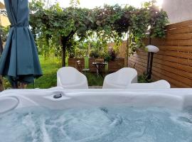 Home Nature and Relax, Hotel in Monte del Lago