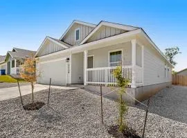 Lackland BMT Graduation stay with streaming & backyard