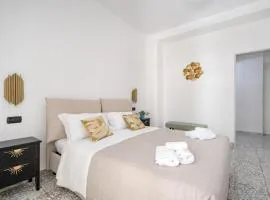 AuGuStea - Modern Central Suites