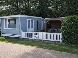 Knusse stacaravan op gezellige familiecamping!, hotel di Diffelen