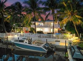 FL Keys Venetian Shores Waterfront with Ocean Access, Pool, ξενοδοχείο σε Islamorada