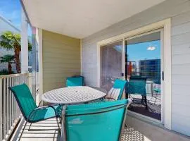 Riverfront condo with pool & hot tub, walk everywhere