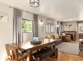 Base Camp with Hot Tub on main street Wi-Fi dog