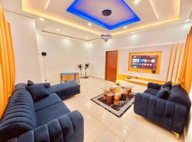 Appartement moderne A1 Léo 2000, hotel u gradu 'Komé'