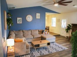 Broken Arrow Home -Cozy Design, Family Friendly, hotel sa Broken Arrow