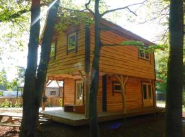 Boshuis Dora met Escapespel op recreatiepark d'n Mastendol, Hotel in Rijen