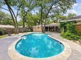 4-Bedroom Home with Private Pool in Euless