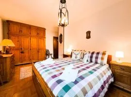 Casa Maripò - town center within walking distance of the lake