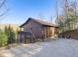 Mtn-View Getaway with Lake Access in Whittier!、Whittierのホテル
