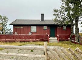 Mesnali에 위치한 호텔 Familiehytte Med Sol Og Utsikt På Ljøsheim