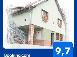 Rodinné vinařství Guldanovi, hotel i Diváky