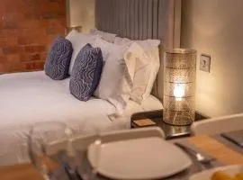 Staycation York at 1 Cocoa Suites with free parking