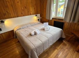 Hotel Surprise Bariloche Centro con Desayuno y Restaurante โรงแรมในซานคาร์ลอส เด บาริโลเช