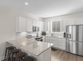 Riverview Retreat: Neyland Stadium – sleeps 8!