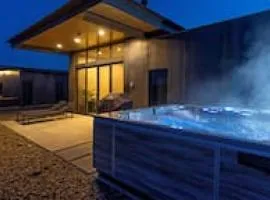 Columbia River Retreat Lakehouse
