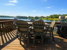 Stillwater Shores Lakefront 2 Bed 2 Bath Condo, Hotel in Four Seasons