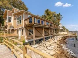 Sunset Stay-Waterfront-Arcade