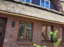 Oakwoods, hotel in Holste