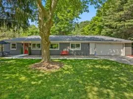 The Pines – Modern, Pet-Friendly Retreat Steps from Wedding Venue | Hot Tub & Bike Trail Access