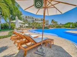 Oceanfront 3BR Condo with Beach Club - Pool
