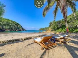 Luxury Oceanfront Villa - Private Beach - Pool