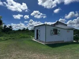 Maison cosy près de Petit-Canal sur 30 m² avec jardin