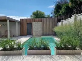 Nova Nocte Urban Pool & Spa Retreat
