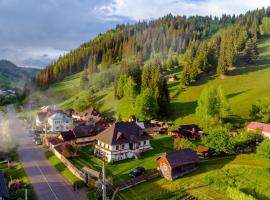 Casa Strămoșilor, hotel en Botuş