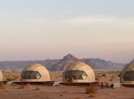 Wadi Rum Bubbles Luxury Camp, хотел в Вади Рум