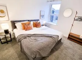 Urban Escape Stylish 3BR in Swansea