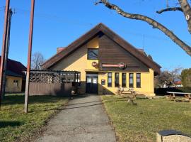 Restaurace a penzion Na Rovince, hotel a Dolní Újezd