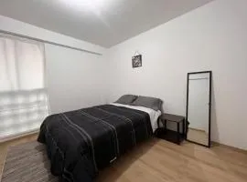 Habitación con baño privado, duplex con ambientes compartidos