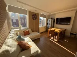Spacious 4BR for Contractors, Groups, Families
