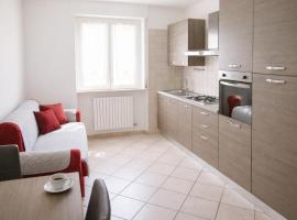 Appartamento con parcheggio gratuito vicino Rho Fiera e Milano Madonnina House, hotel din Bollate