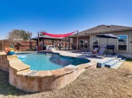 Pool and Hot Tub! Extended-Stay Oasis in SE Austin