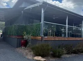 Banksia apartment - Escape to Serene Rural Bliss!