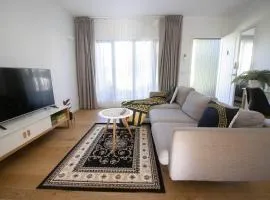 Lakes Edge 1 - 2BR Close to Lake