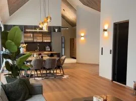 LyNora Lodge near Lyngen Alps, Skjervøy & Storslett