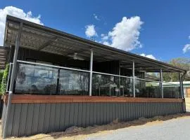 Waratah apartment - Escape to Serene Rural Bliss!