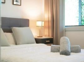 Woy Woy Perfect 3-Bedroom Charming, Beach, Sunny, Hotel in Woy Woy
