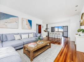 Coastal Breeze Retreat – hotel w mieście Urangan