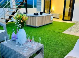 Encanto del Llano Luxury Apartment with Jacuzzi Terrace, hotel in Restrepo