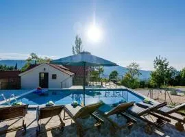 Rustic villa in Gruda with private pool