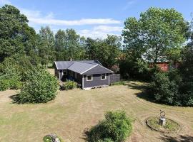 6 person holiday home in LÖTTORP, hotel i Böda