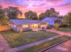 Private Home - Entire House - Ranch - Hot Tub - Pets Welcome - 2 King Beds - Kids Welcome - Fenced Yard - Free Wifi - Quiet Neighborhood