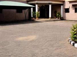 Haribina Hotel, hotel en Ankuru