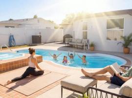 Holiday में, होटल Dream home in Holiday with POOL & SPA and More