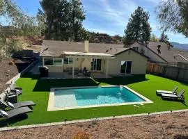 Canyon House, Pool, Yard, BBQ, 14mi to Six Flags