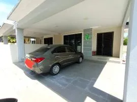 TROPICAL LIVINGS MERU IPOH HOMESTAY by Grab A Stay