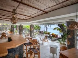 SugarBeach Seafront Villa - Direct Beach Access